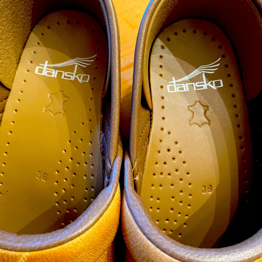 Dansko Closed back beige leather clogs size 36